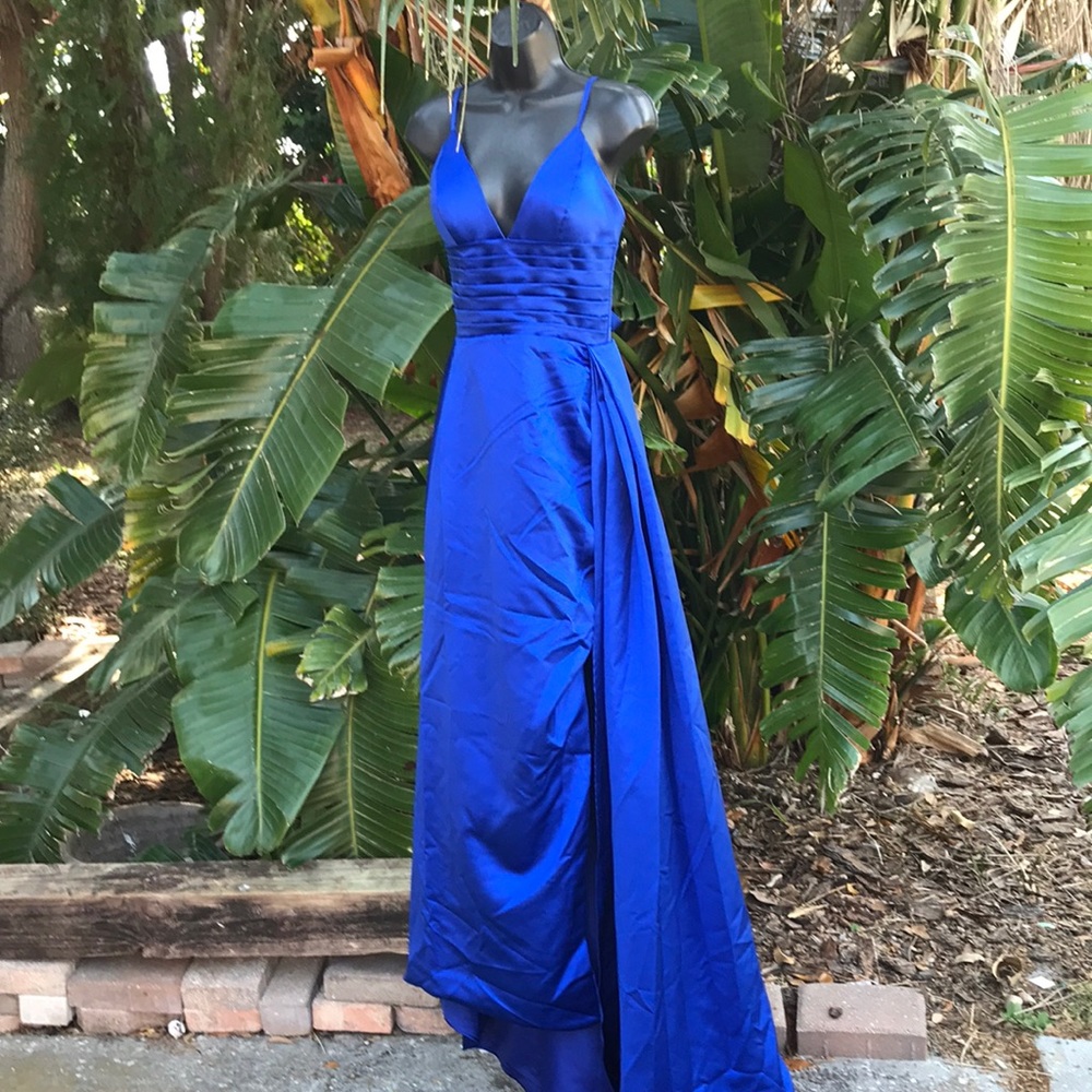 Side slit formal gown
